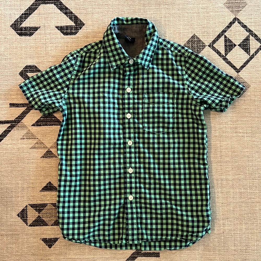 GAP Kids Boys' Short-Sleeve Button Down, size 6-7